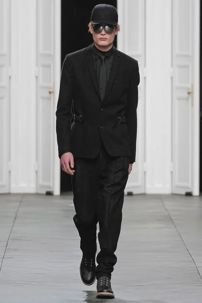 Look 35